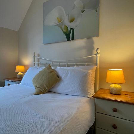 Large 5 Bed House In Scarborough Near The Beach, Large Garden & Hot Tub Extérieur photo