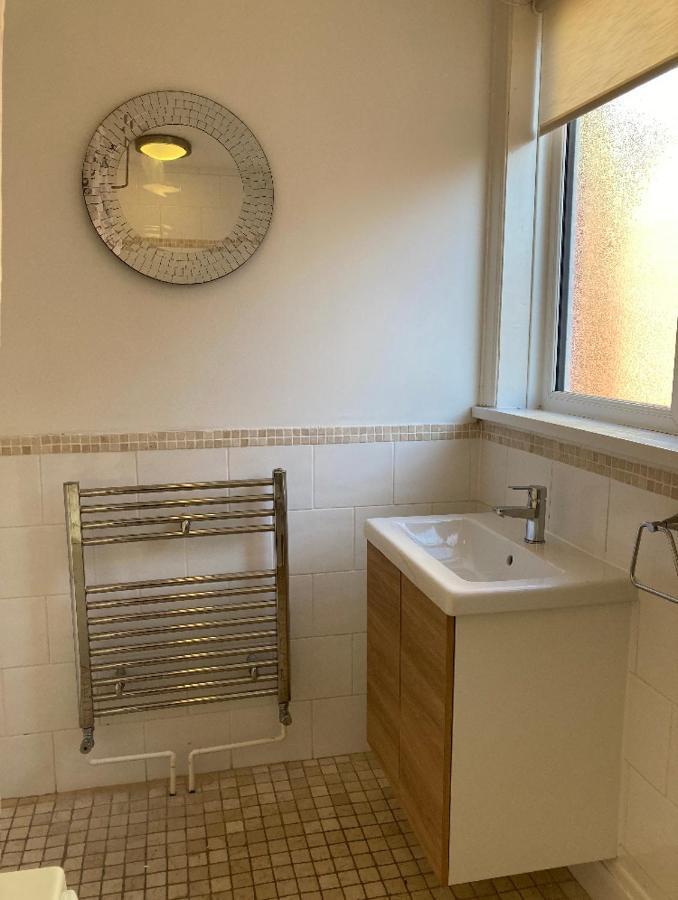 Large 5 Bed House In Scarborough Near The Beach, Large Garden & Hot Tub Extérieur photo