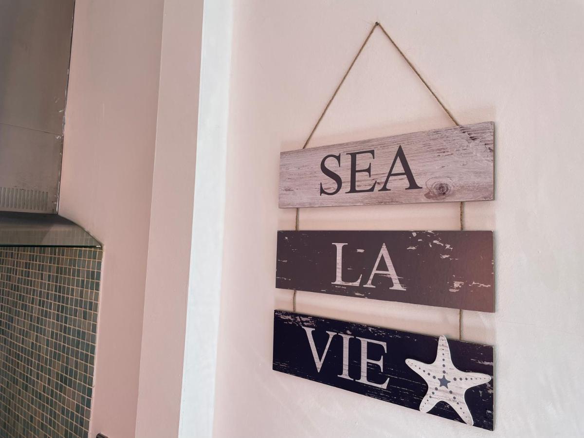 Large 5 Bed House In Scarborough Near The Beach, Large Garden & Hot Tub Extérieur photo